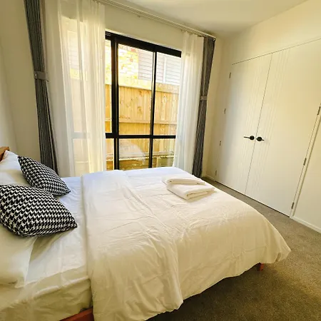 Room At Brand New House At Lincoln Road